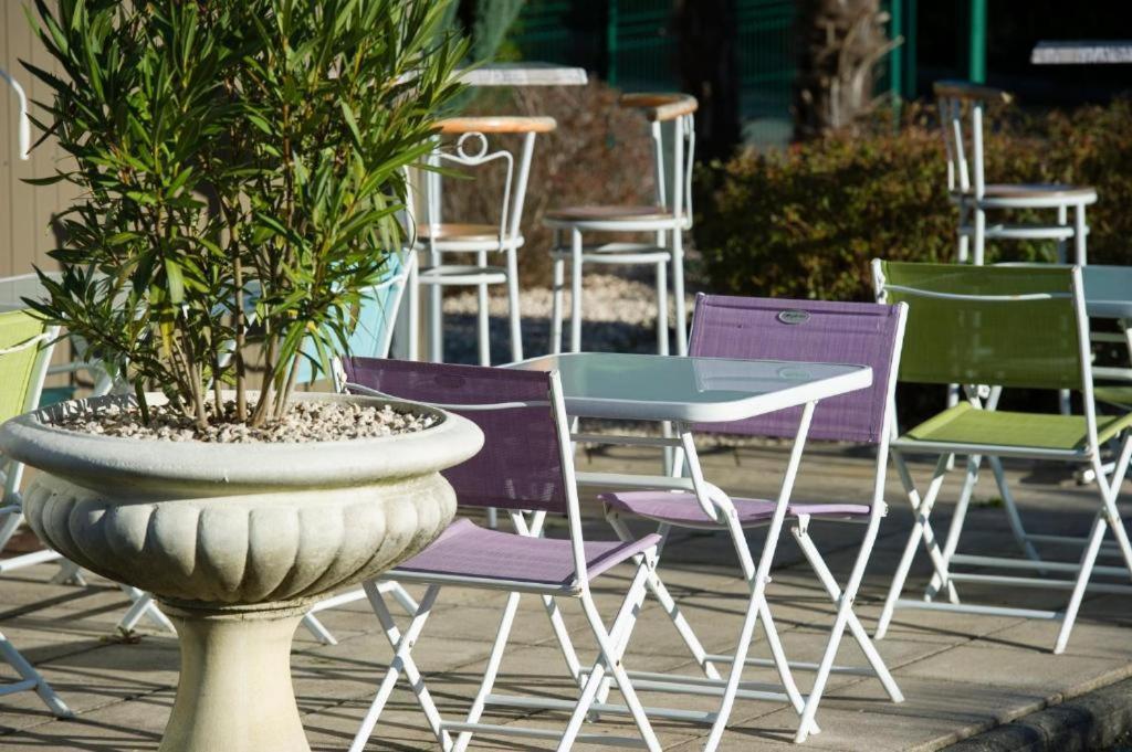 Brit Hotel Essentiel Pau Lescar Dış mekan fotoğraf