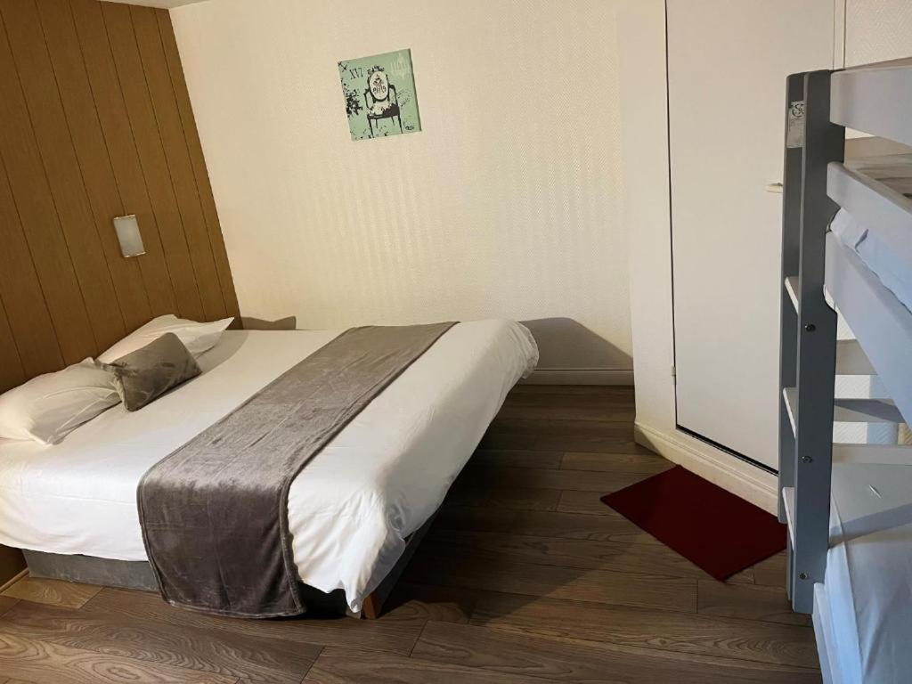 Brit Hotel Essentiel Pau Lescar Dış mekan fotoğraf