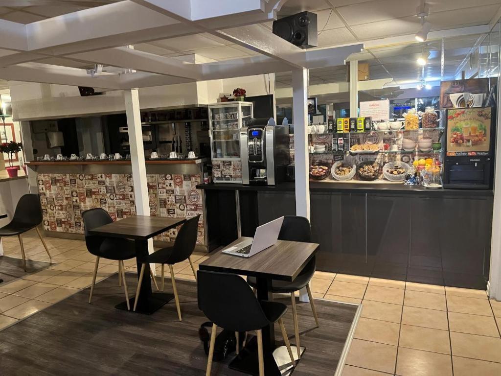 Brit Hotel Essentiel Pau Lescar Dış mekan fotoğraf