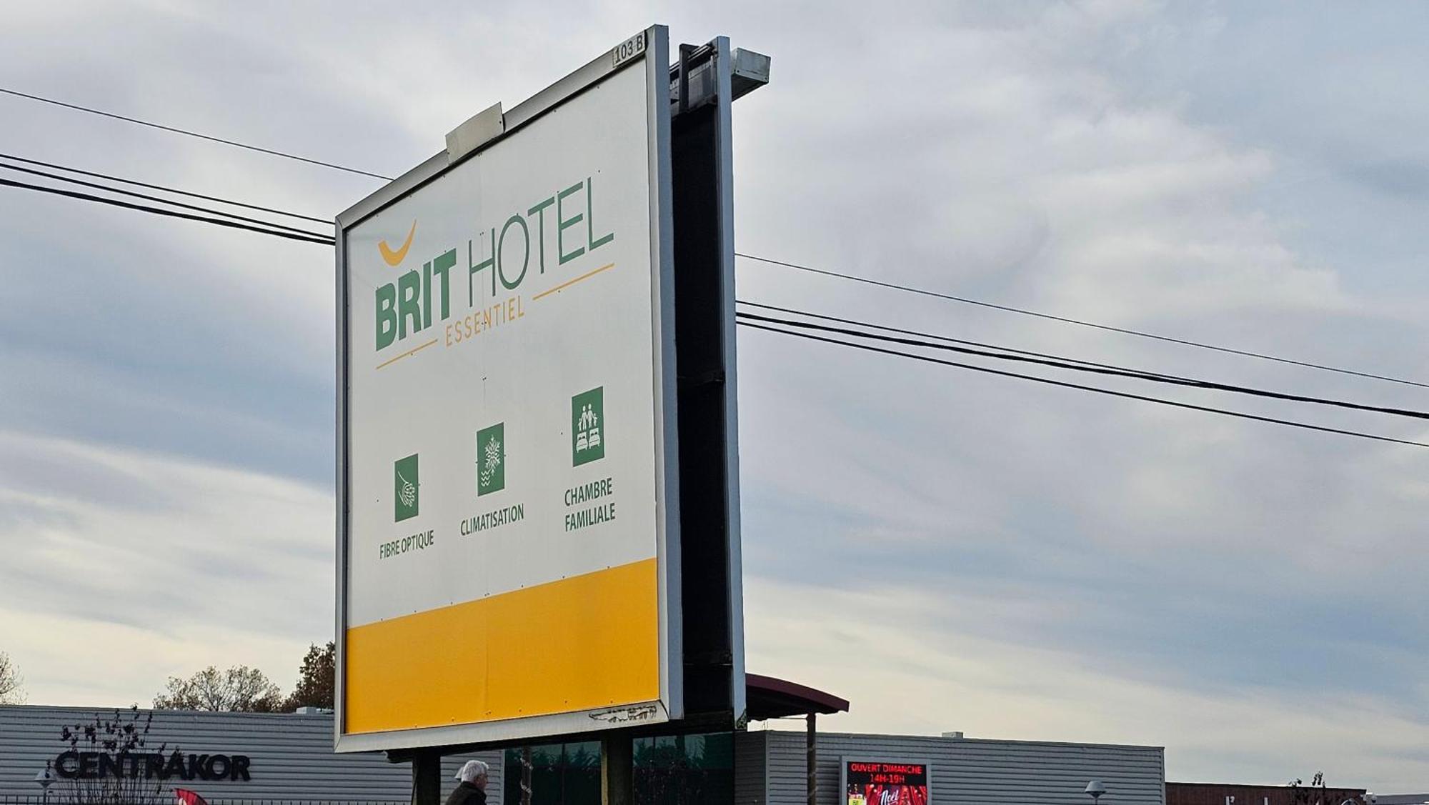 Brit Hotel Essentiel Pau Lescar Dış mekan fotoğraf