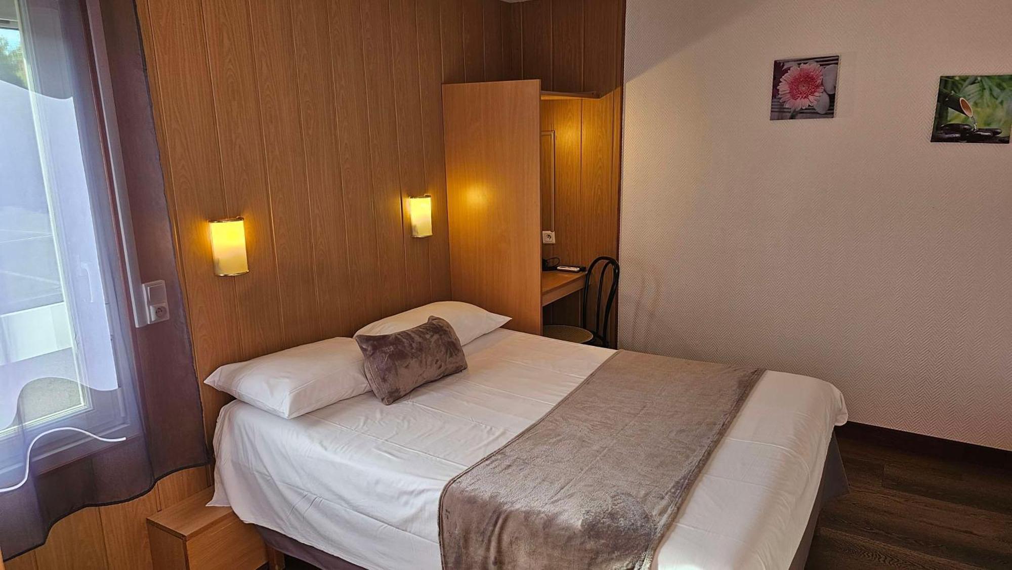 Brit Hotel Essentiel Pau Lescar Dış mekan fotoğraf