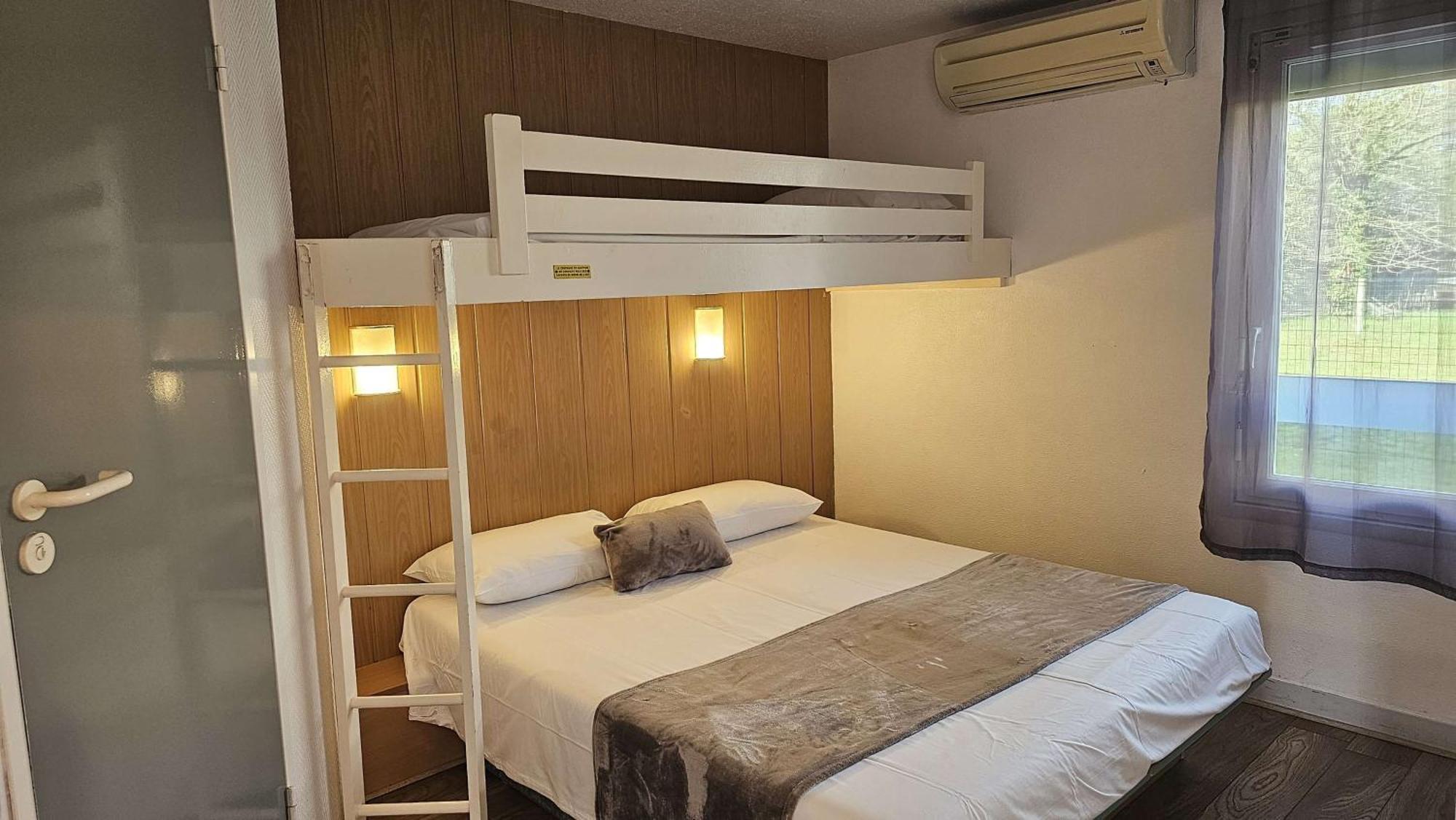 Brit Hotel Essentiel Pau Lescar Dış mekan fotoğraf