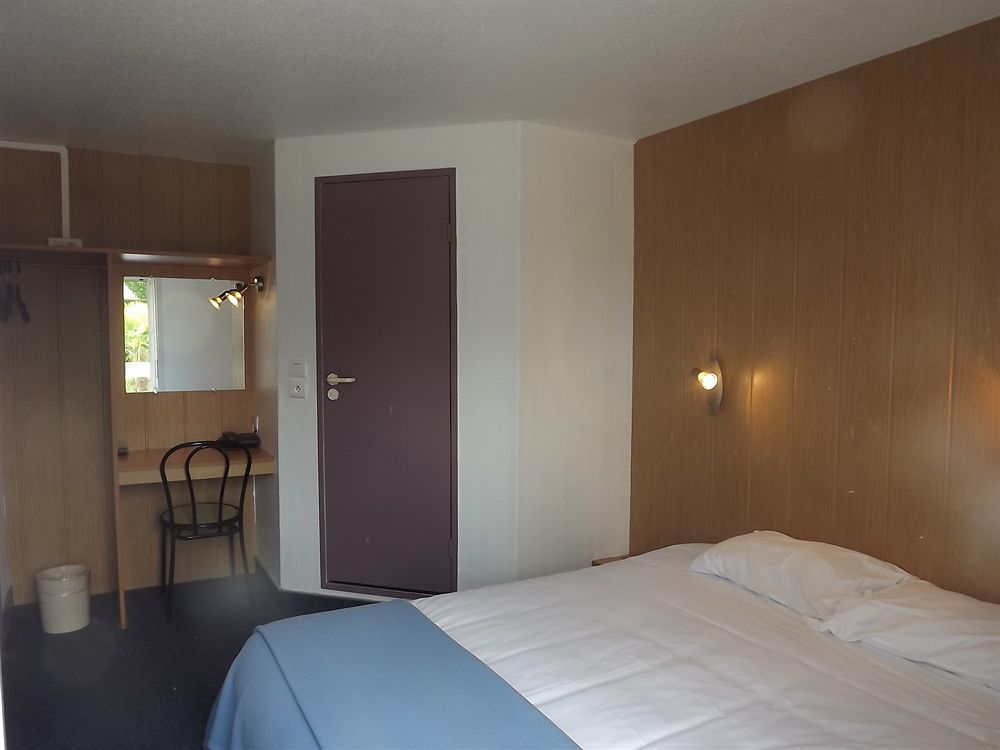 Brit Hotel Essentiel Pau Lescar Dış mekan fotoğraf